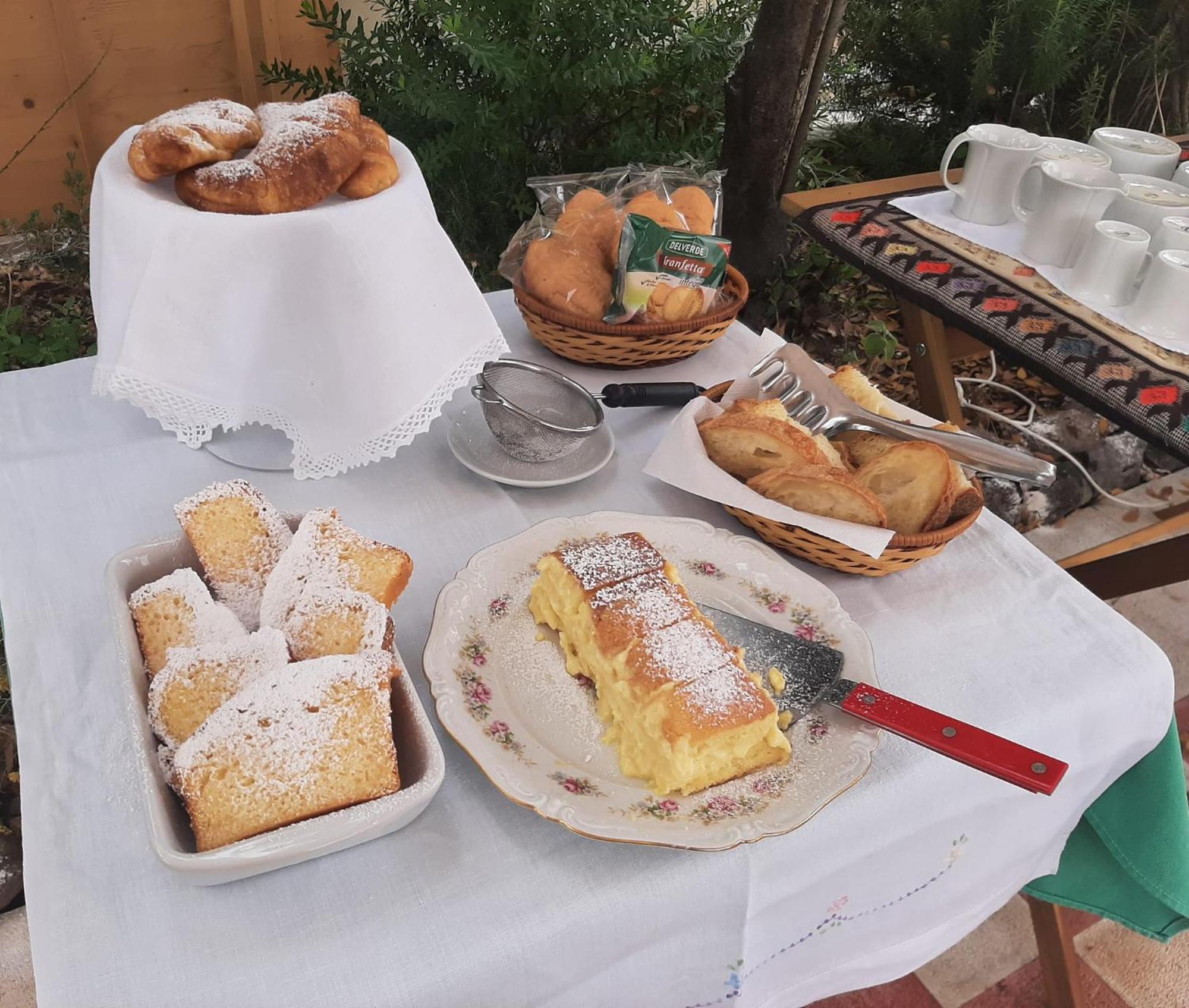 B&B Il Giardino Del Barone Pozzomaggiore Екстер'єр фото