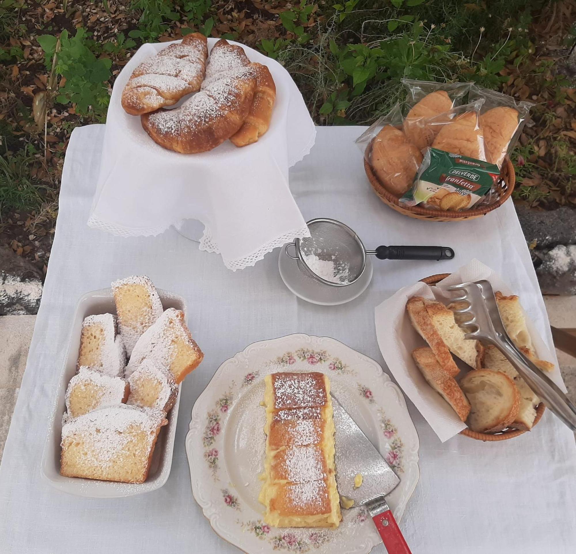 B&B Il Giardino Del Barone Pozzomaggiore Екстер'єр фото