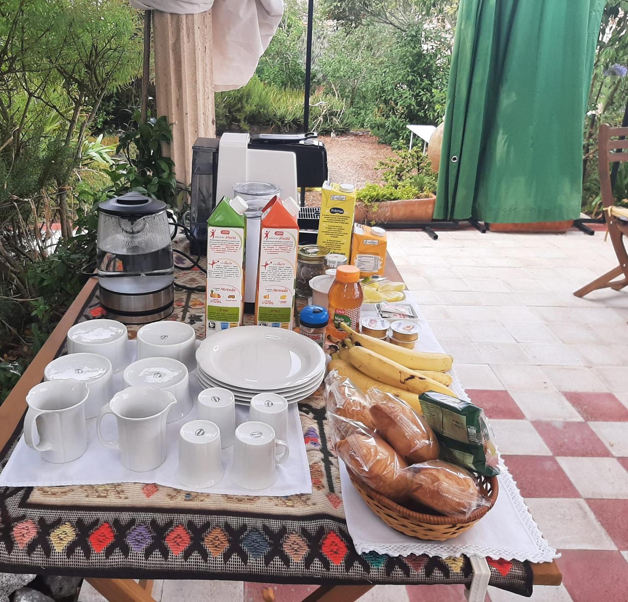 B&B Il Giardino Del Barone Pozzomaggiore Екстер'єр фото